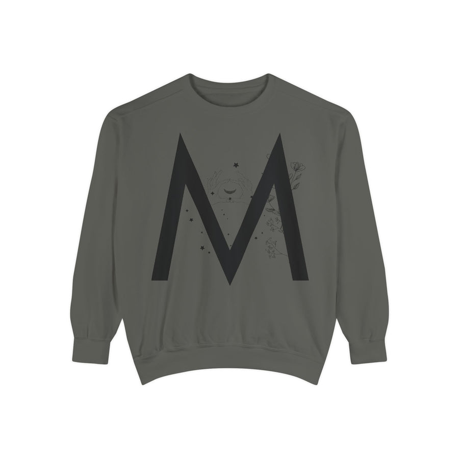 Chic Monogrammed Sweatshirt, Cozy Gift for Her or Him, Perfect for Fall Layering, Personalized Apparel, Casual Weekend Wear