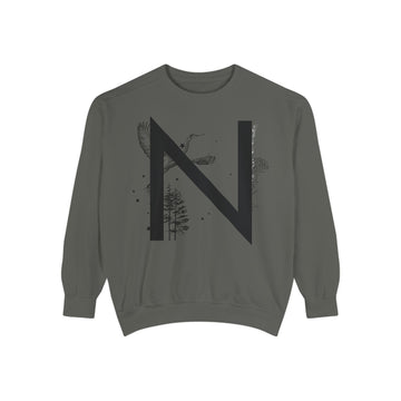 Personalized Nature-Inspired Sweatshirt with Letter N, Cozy Oversized Top for Outdoor Lovers, Gift for Friends, Casual Wear, Birthday Gift
