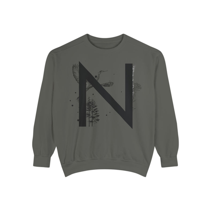 Personalized Nature-Inspired Sweatshirt with Letter N, Cozy Oversized Top for Outdoor Lovers, Gift for Friends, Casual Wear, Birthday Gift