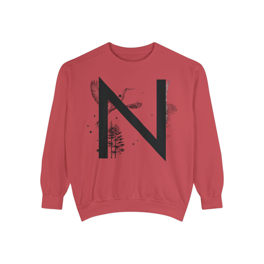 Personalized Nature-Inspired Sweatshirt with Letter N, Cozy Oversized Top for Outdoor Lovers, Gift for Friends, Casual Wear, Birthday Gift
