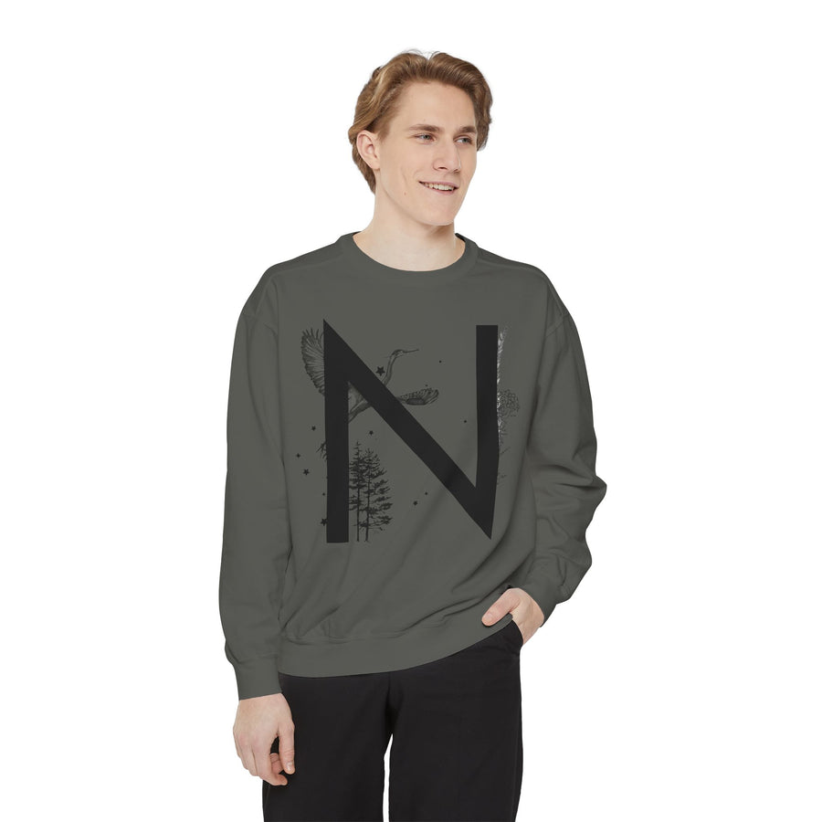 Personalized Nature-Inspired Sweatshirt with Letter N, Cozy Oversized Top for Outdoor Lovers, Gift for Friends, Casual Wear, Birthday Gift