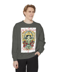 Vintage Queen Sweatshirt, Cozy Streetwear, Gift for Her, Statement Piece, Graphic Pullover for Fall Style