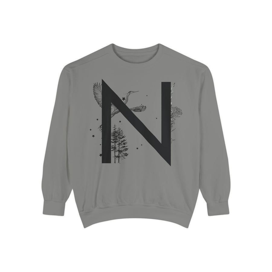 Personalized Nature-Inspired Sweatshirt with Letter N, Cozy Oversized Top for Outdoor Lovers, Gift for Friends, Casual Wear, Birthday Gift