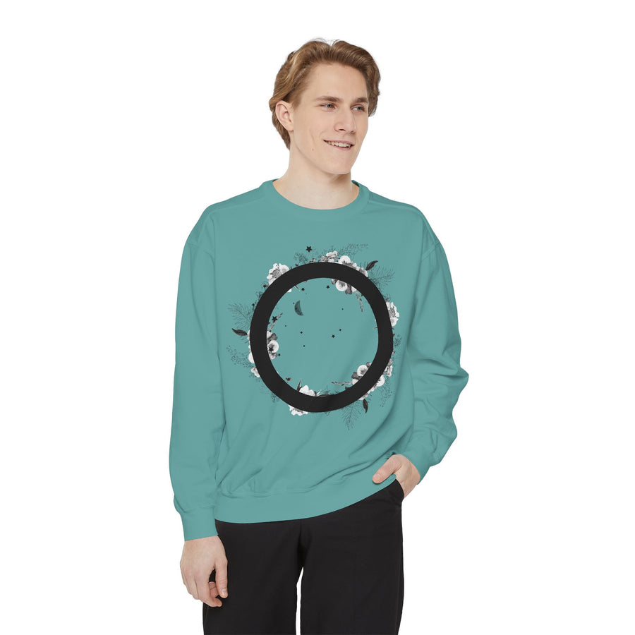 Minimalist Garment-Dyed Sweatshirt, Cozy Unisex Hoodie, Casual Streetwear, Perfect for Layering, Gift for Any Occasion, Relaxed Fit