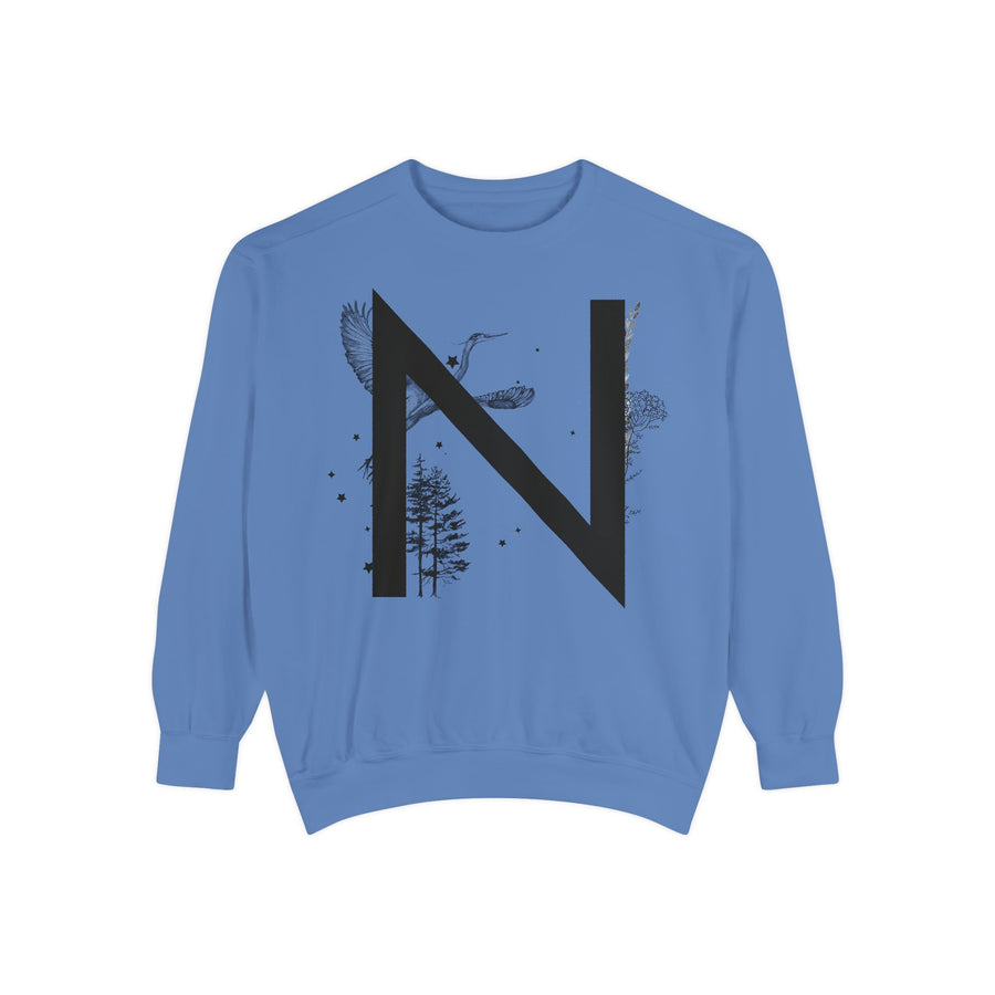 Personalized Nature-Inspired Sweatshirt with Letter N, Cozy Oversized Top for Outdoor Lovers, Gift for Friends, Casual Wear, Birthday Gift