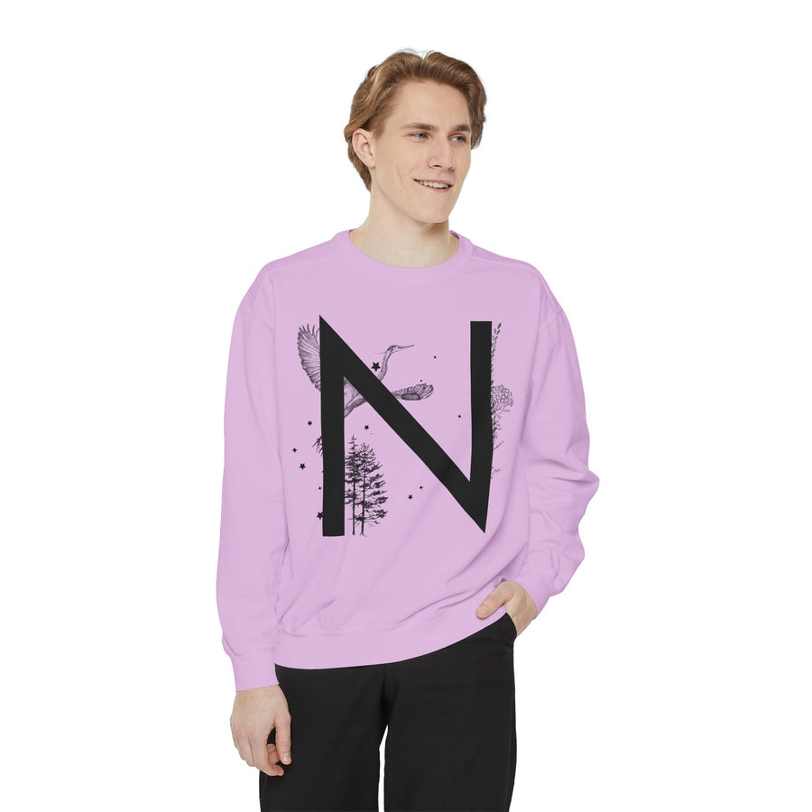 Personalized Nature-Inspired Sweatshirt with Letter N, Cozy Oversized Top for Outdoor Lovers, Gift for Friends, Casual Wear, Birthday Gift