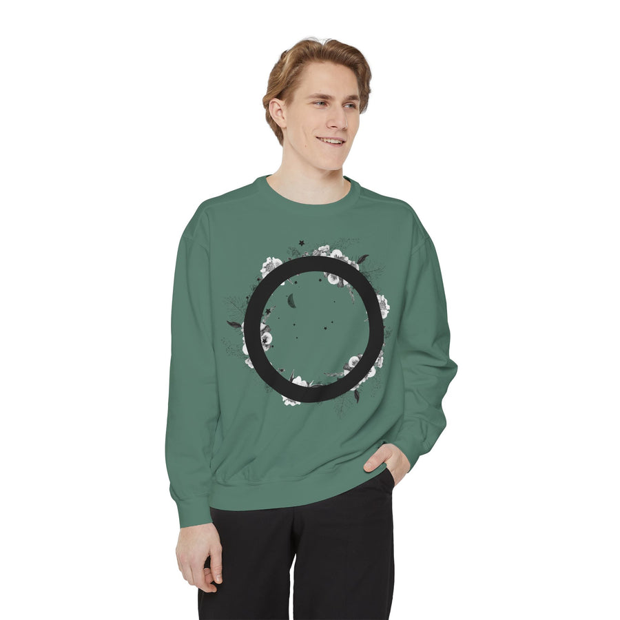 Minimalist Garment-Dyed Sweatshirt, Cozy Unisex Hoodie, Casual Streetwear, Perfect for Layering, Gift for Any Occasion, Relaxed Fit