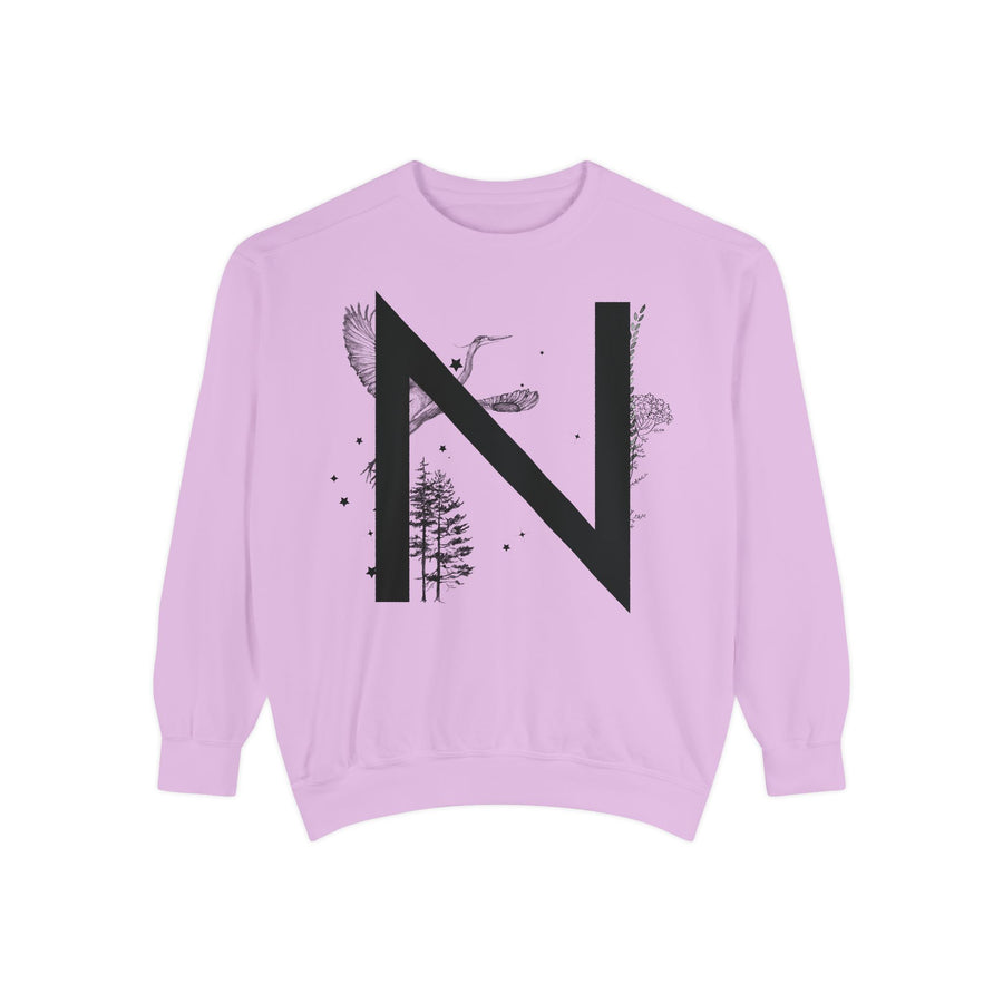 Personalized Nature-Inspired Sweatshirt with Letter N, Cozy Oversized Top for Outdoor Lovers, Gift for Friends, Casual Wear, Birthday Gift